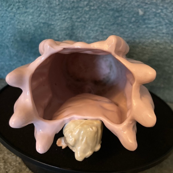 Vintage Hand Vase with child figure. Ceramic. 5 1/2” tall. Retro Kitsch! - Picture 8 of 9